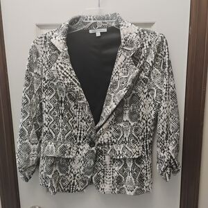 Elegant Black and White Snake Print Blazer
